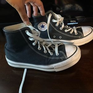 Girls converse size 4